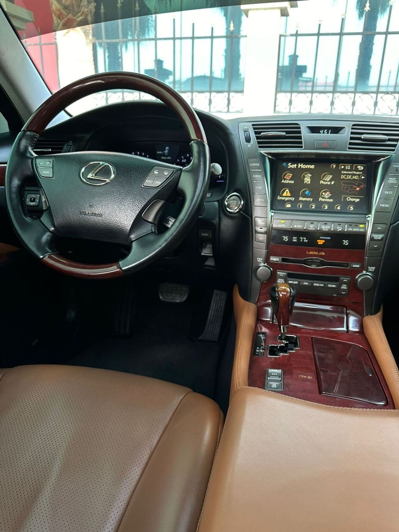 Lexus LS460 Lexus LS460 Model: 2007 Mileage: 220,000 Km  Price: 22,000 dirhams Come to America Full option No. 1