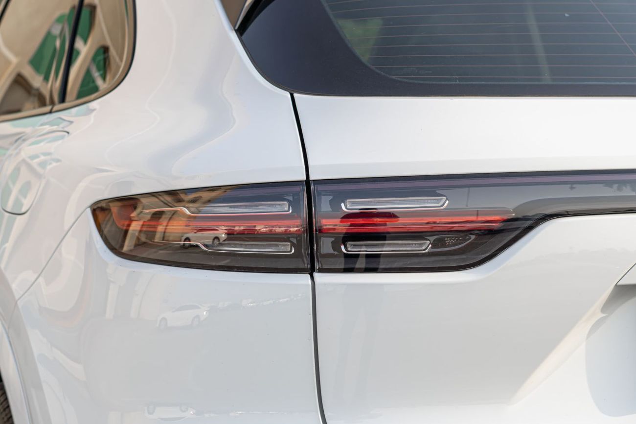 Porsche Cayenne E-Hybrid 3.0L (355 HP)