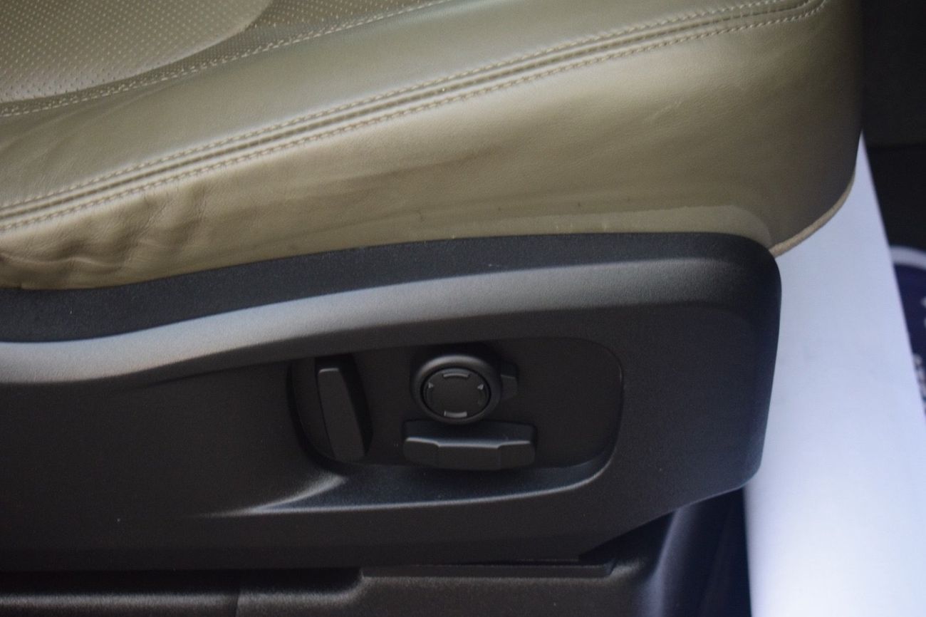 لاند روفر ديفندر P300 110 SE 2.0L (5 Seater)