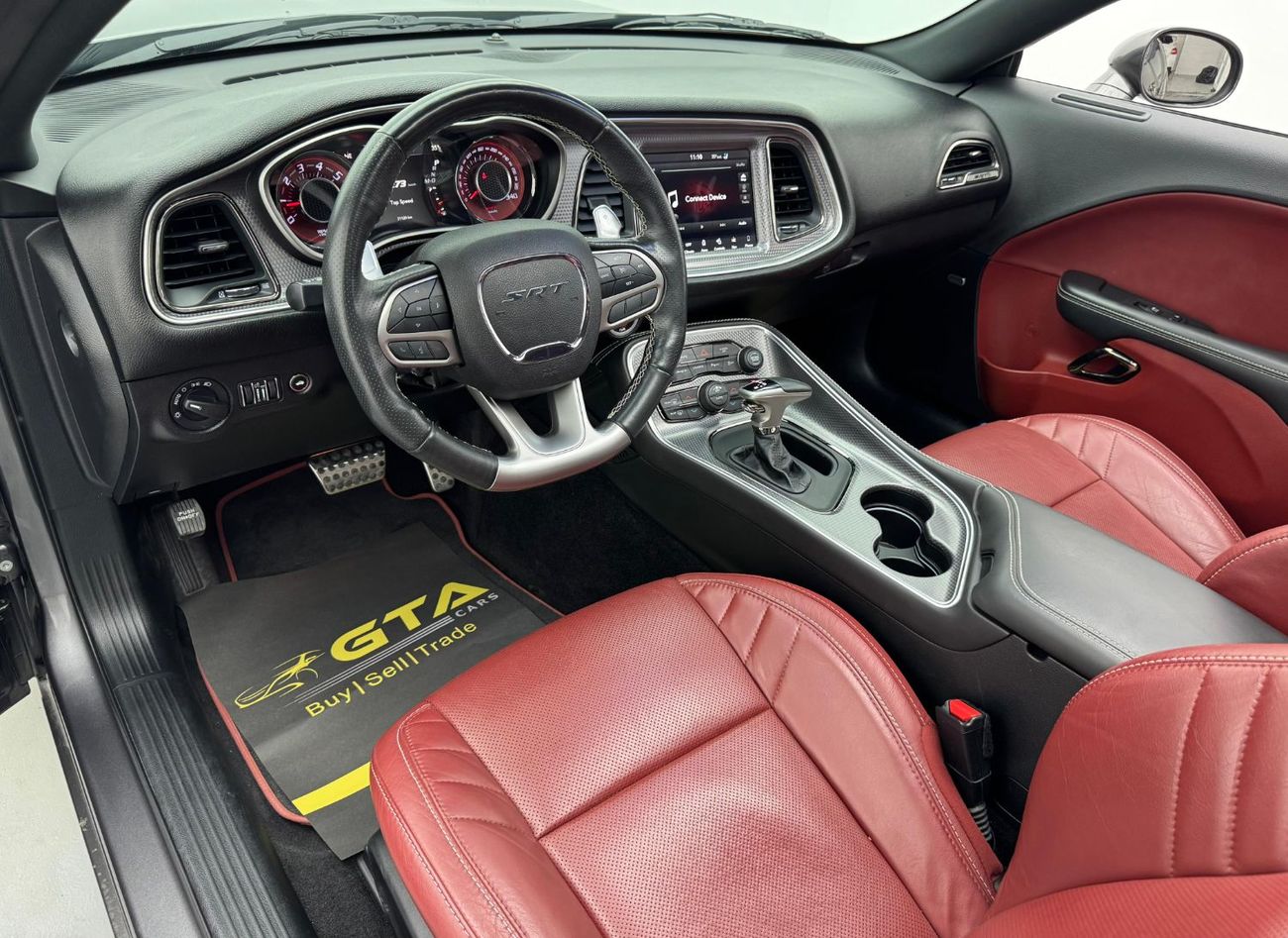 Dodge Challenger SRT Hellcat 6.2L (707 HP) 2019 Dodge Challenger SRT Hellcat, 1 Year Warranty, Agency Full Service Hi