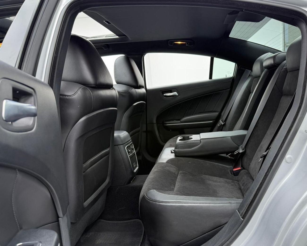 Dodge Charger R/T 5.7L 2023 Dodge Charger R/T, 2027 Dodge Warranty, 2028 Dodge Service Pack, Low Km, Fully Loaded,