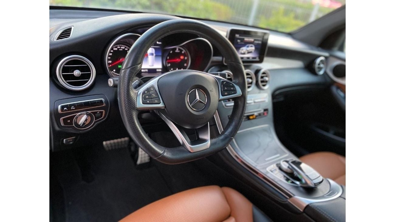 Mercedes-Benz GLC 300 4MATIC MERCEDES GLC 300 2019 = EXCELENT CONDITION =