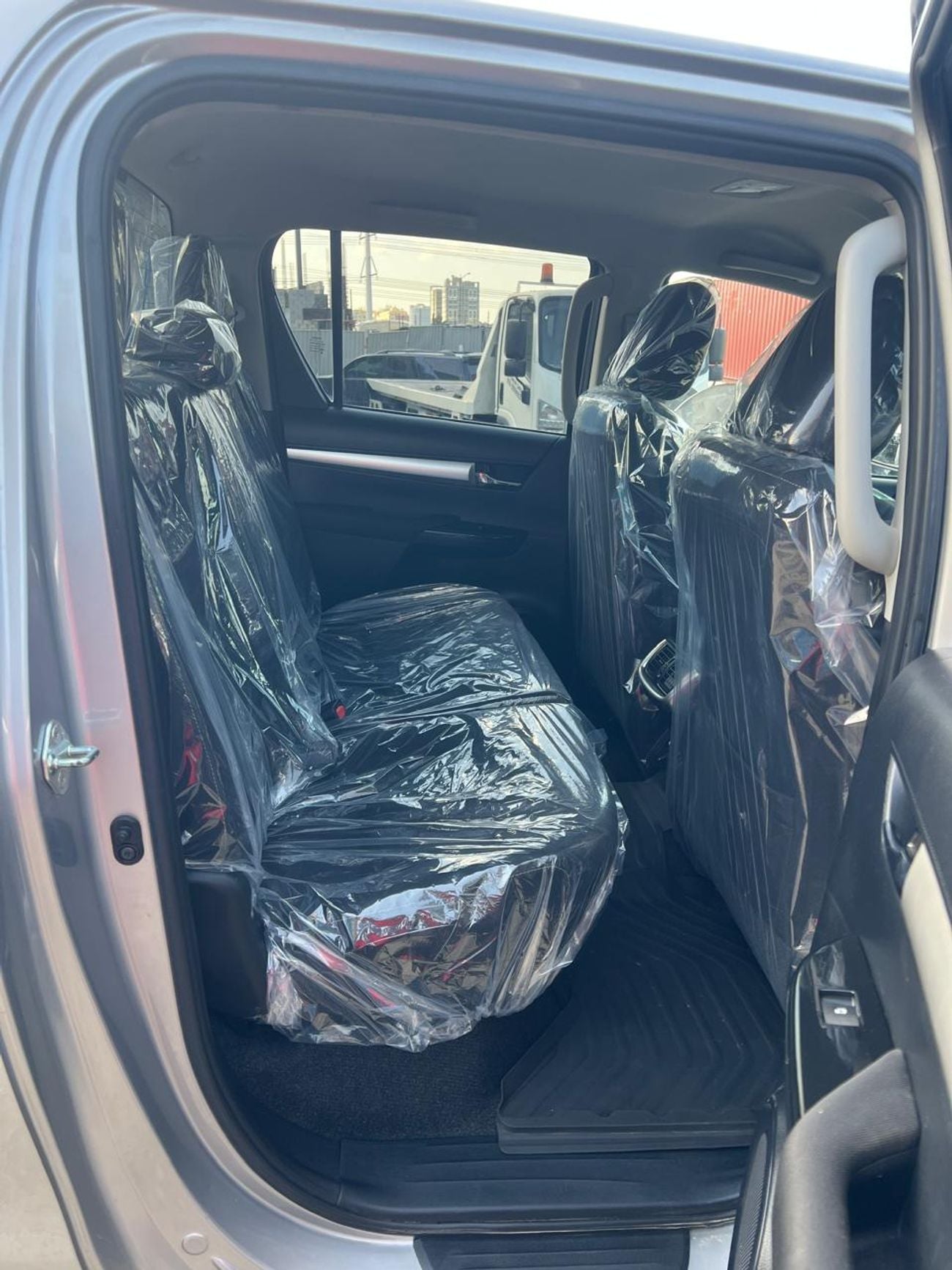 تويوتا هيلوكس TOYOTA HILUX PICKUP DIESEL 2.8 LITER YEAR 2020 SILVER COLOR