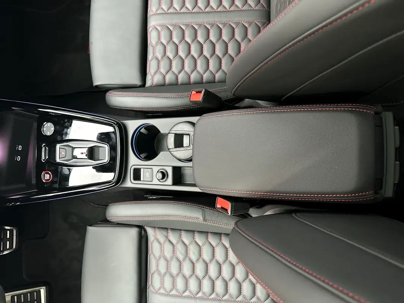 أودي RS3 RS3 Sportback 400hp (Ref# 03878)