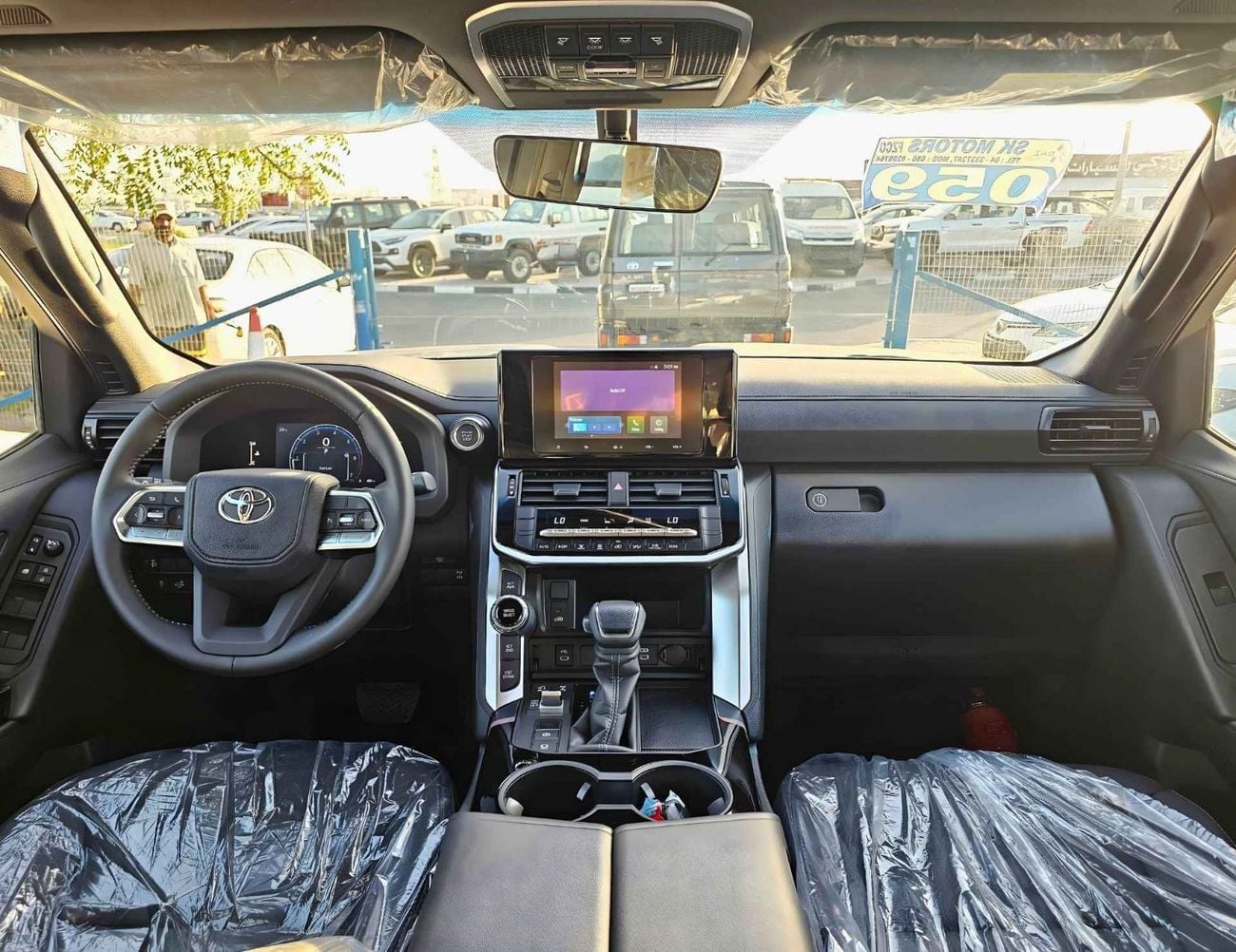 تويوتا لاند كروزر GXR BASIC / 4.0L PETROL V6 / SUNROOF / LEATHER WITH DRIVER POWER SEAT (CODE # GXR4B)