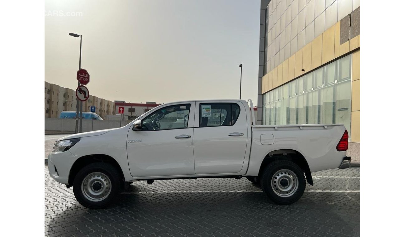 Toyota Hilux 2.4 MANUAL 4WD POWER WINDOWS 2022 GCC