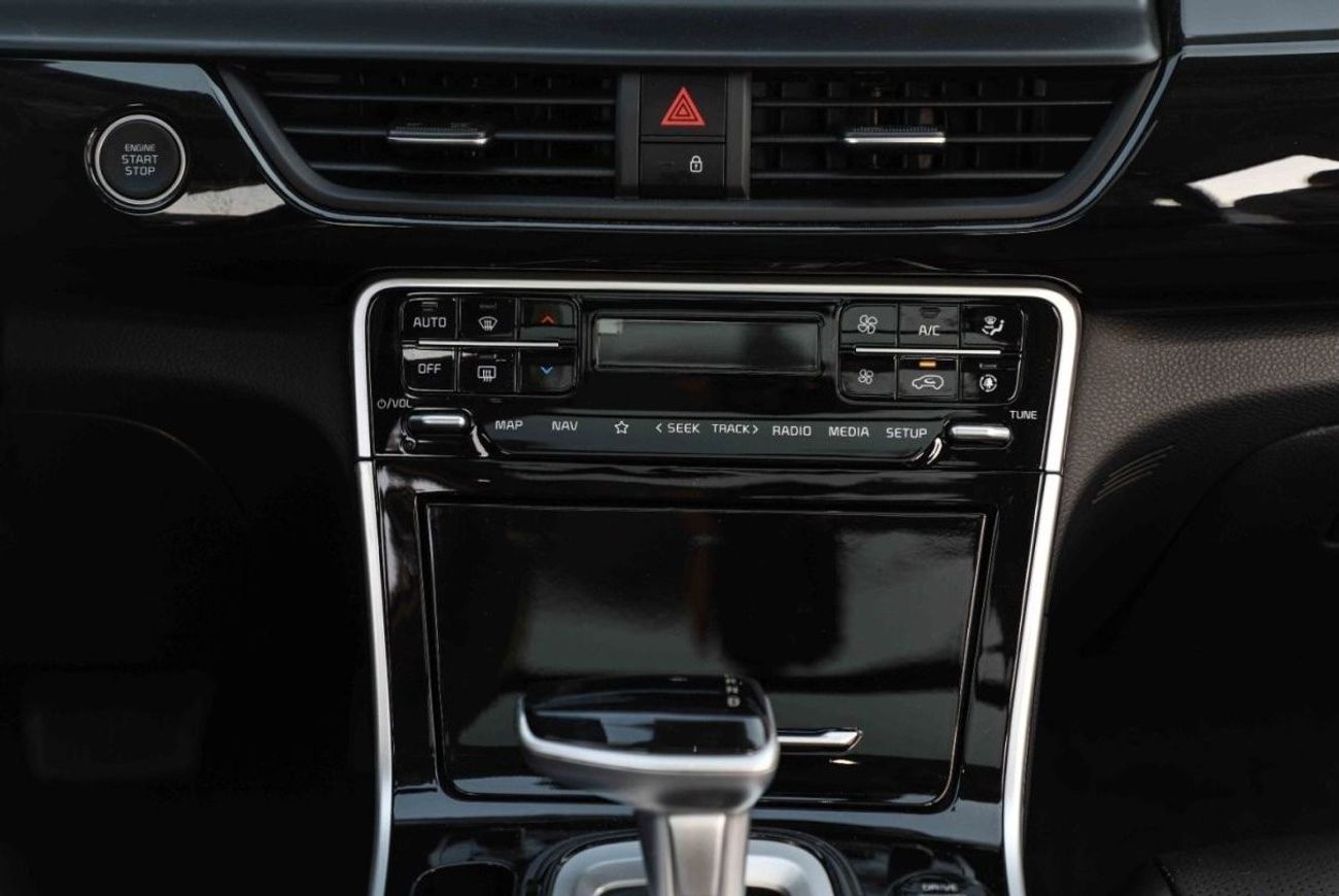 Kia Seltos 2024 KIA SELTOS 1.5 DELUXE - Black & white inside Black | Export Only