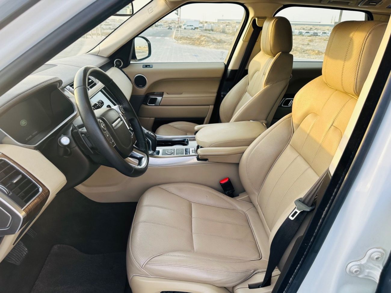 Land Rover Range Rover Sport HSE DYNAMIC 5.0L (525 HP) MODEL 2014 GCCCAR PERFECT CONDITION INSIDE AND OUTSIDE