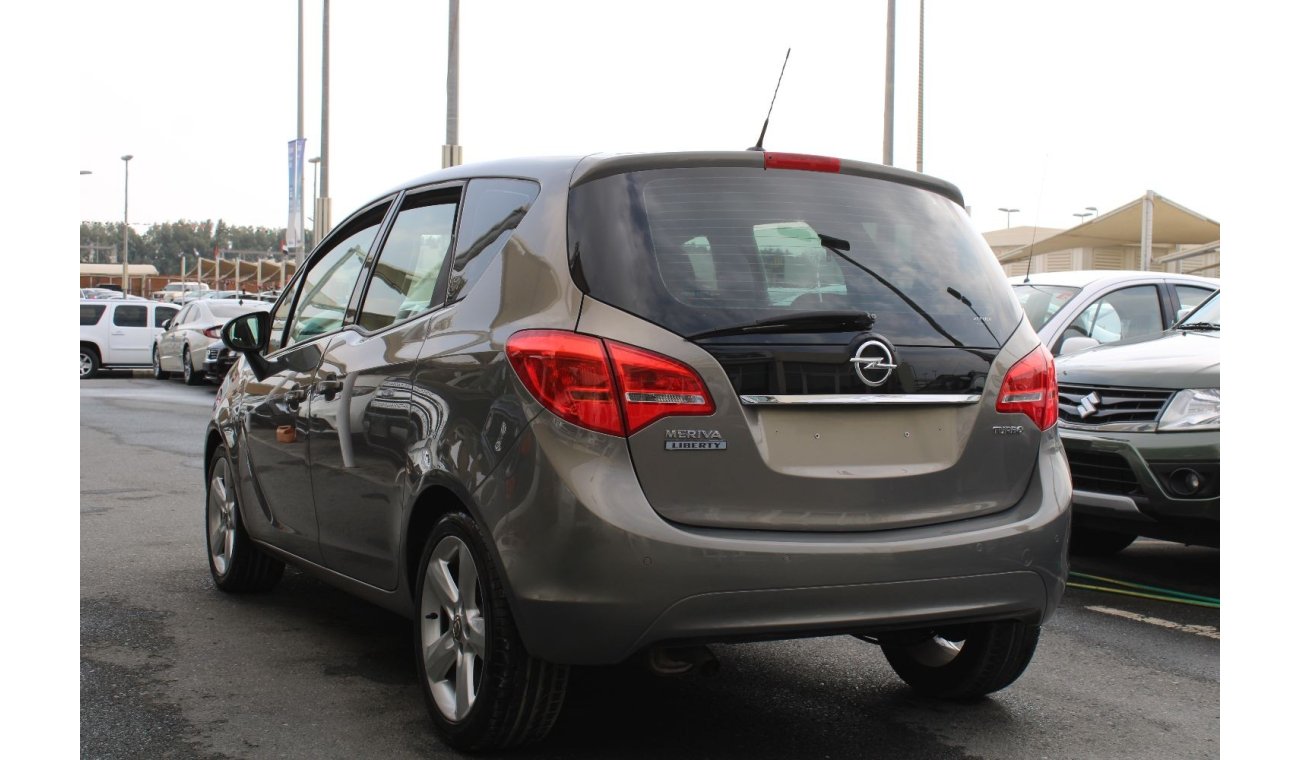 Opel Meriva GCC - ACCIDENTS FREE - CAR IS IN PERFECT CONDITON INSIDE OUT