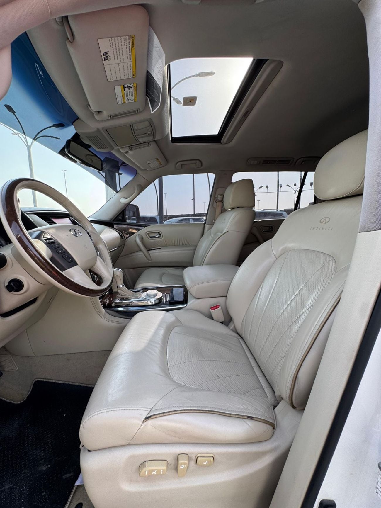 Infiniti QX80 LUXURY