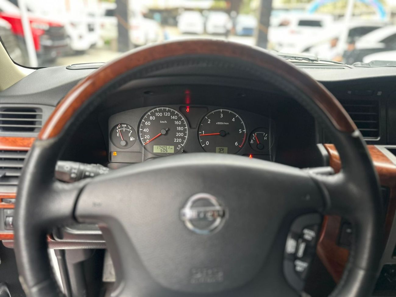 نيسان باترول سفاري Safari 4.8L A/T