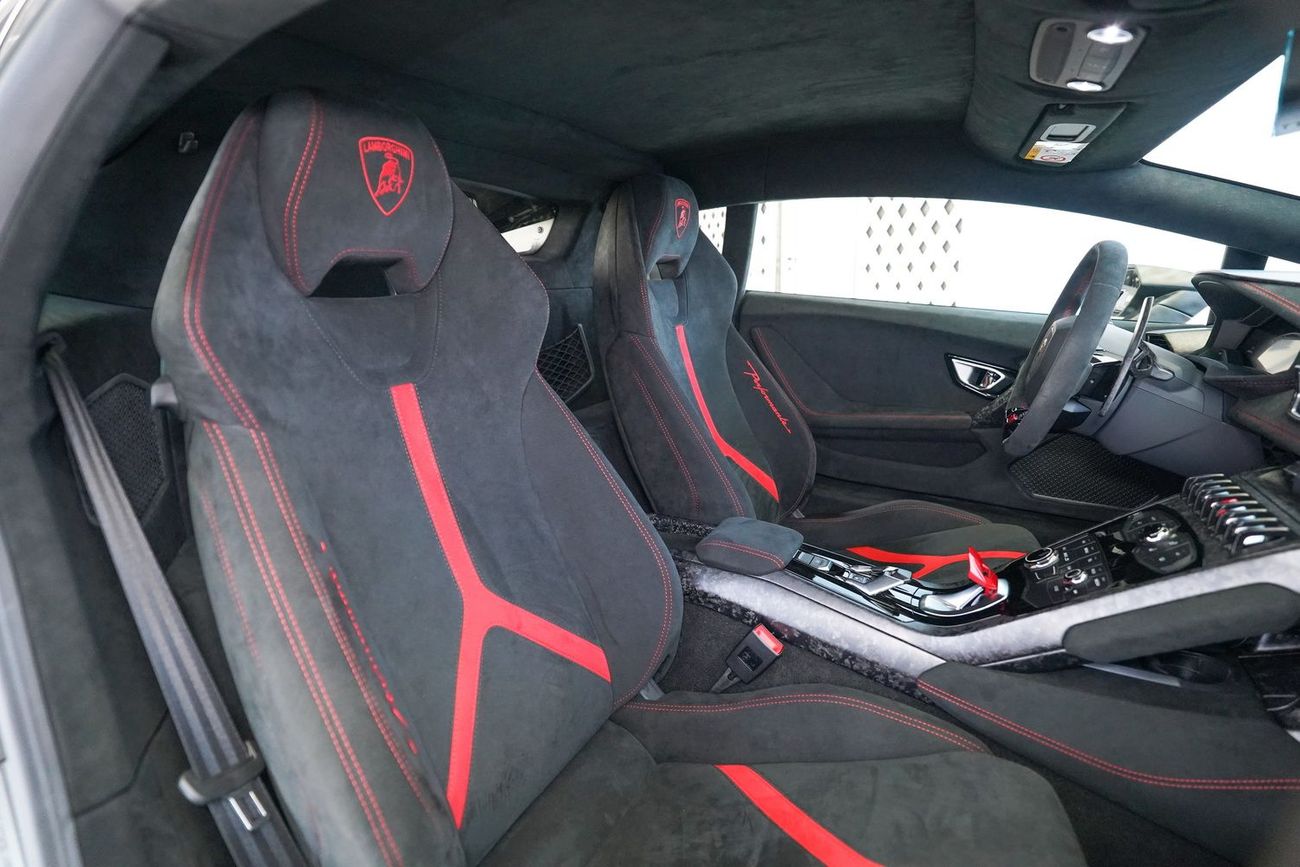 لامبورغيني هوراكان PERFORMANTE