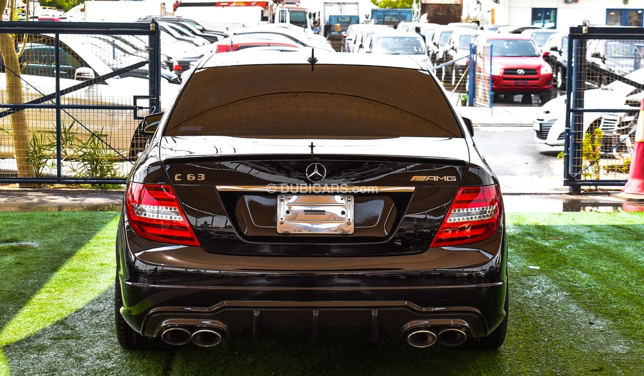 Mercedes Benz C63 AMG