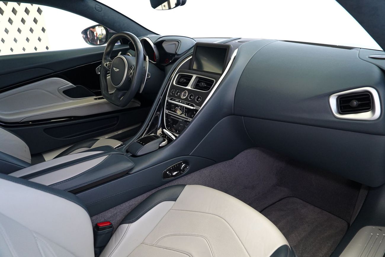 Aston Martin DBS Superleggera 5.2L