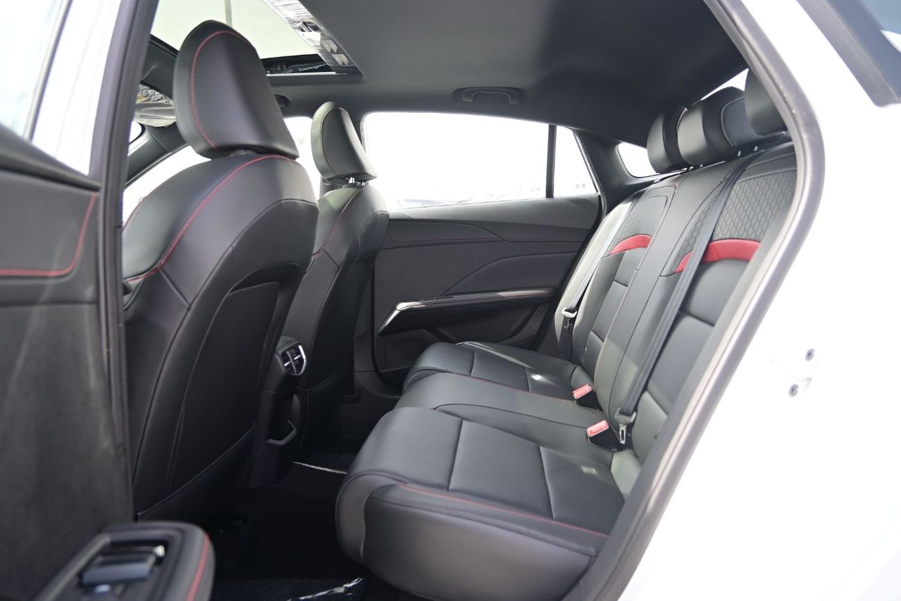 أم جي 5 MG5 1.5L Turbo, Petrol, FWD Model 2025 Color White