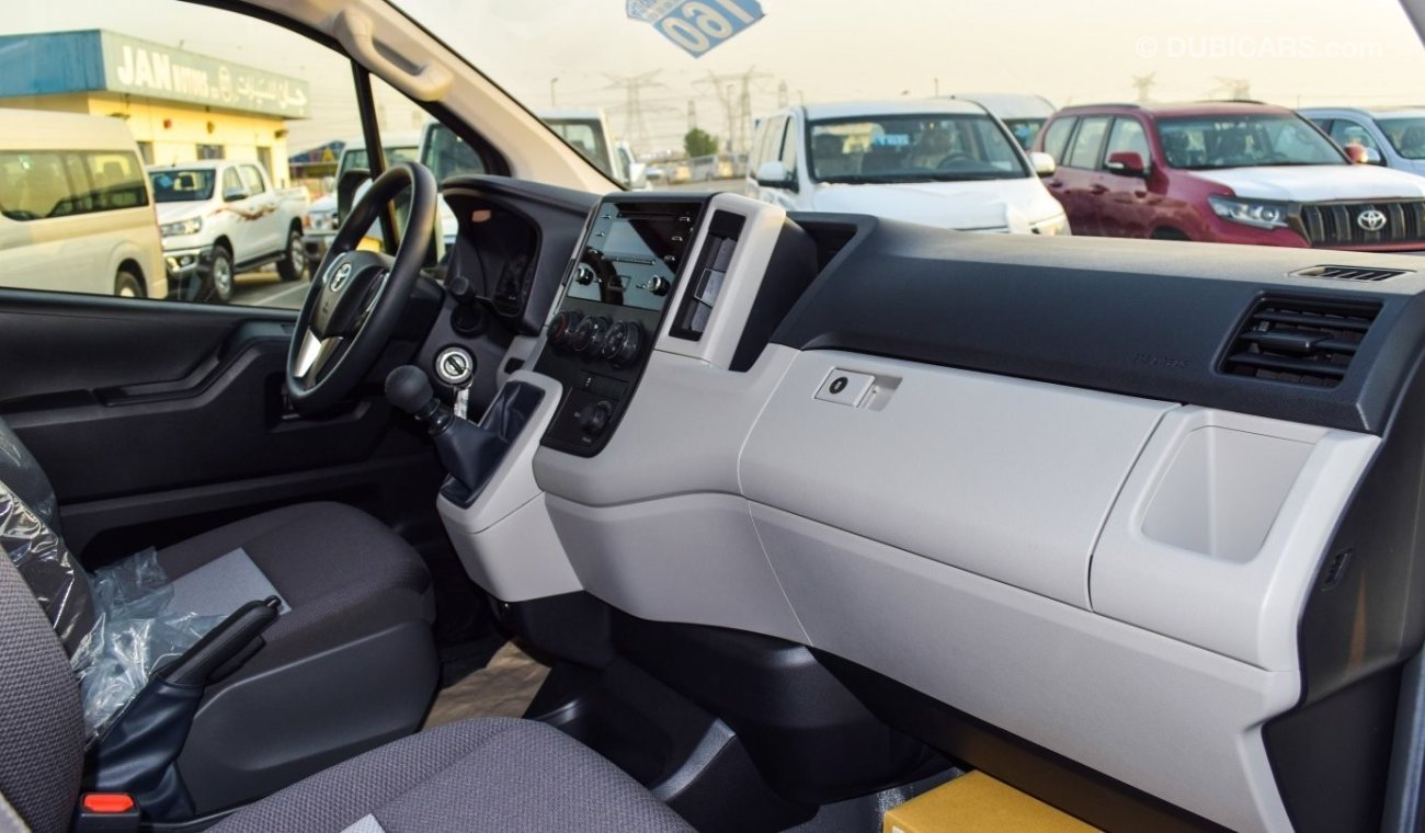 تويوتا هاياس Toyota Hiace Manual Petrol 2022