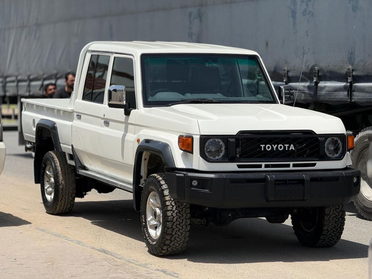 تويوتا لاند كروزر  4.5 L V8 DIESEL PICK UP