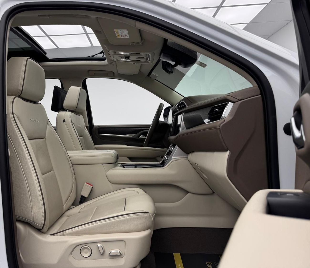 GMC Yukon Denali 6.2L (8 Seater) 2022 GMC Yukon Denali, GMC Service History, 2027 GMC Warranty and Service Con