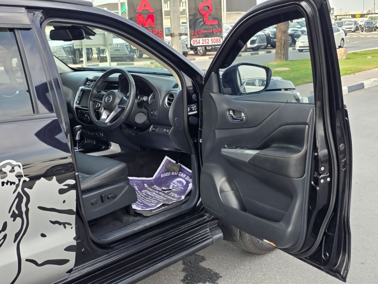 نيسان نافارا NISSAN NAVARA 2023 BLACK 4WD AT DIESEL = RIGHT HAND