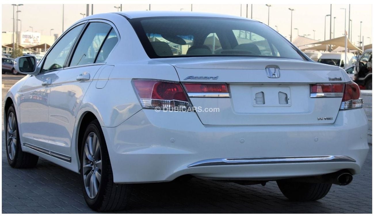 هوندا أكورد هوندا أكورد 2012 خليجي بحالة ممتازة بدون حوادث
