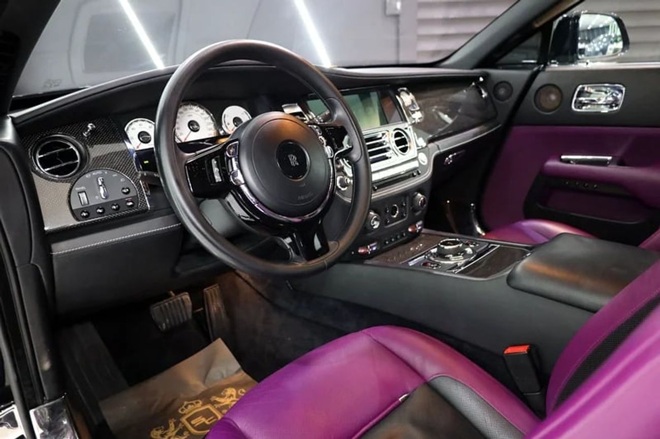 Rolls-Royce Wraith Black Badge, Starlights, Two-Tone Interior, GCC Specs!!