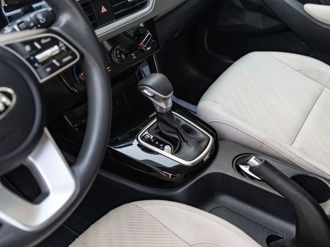 كيا سيلتوس LX Mid 1.6L