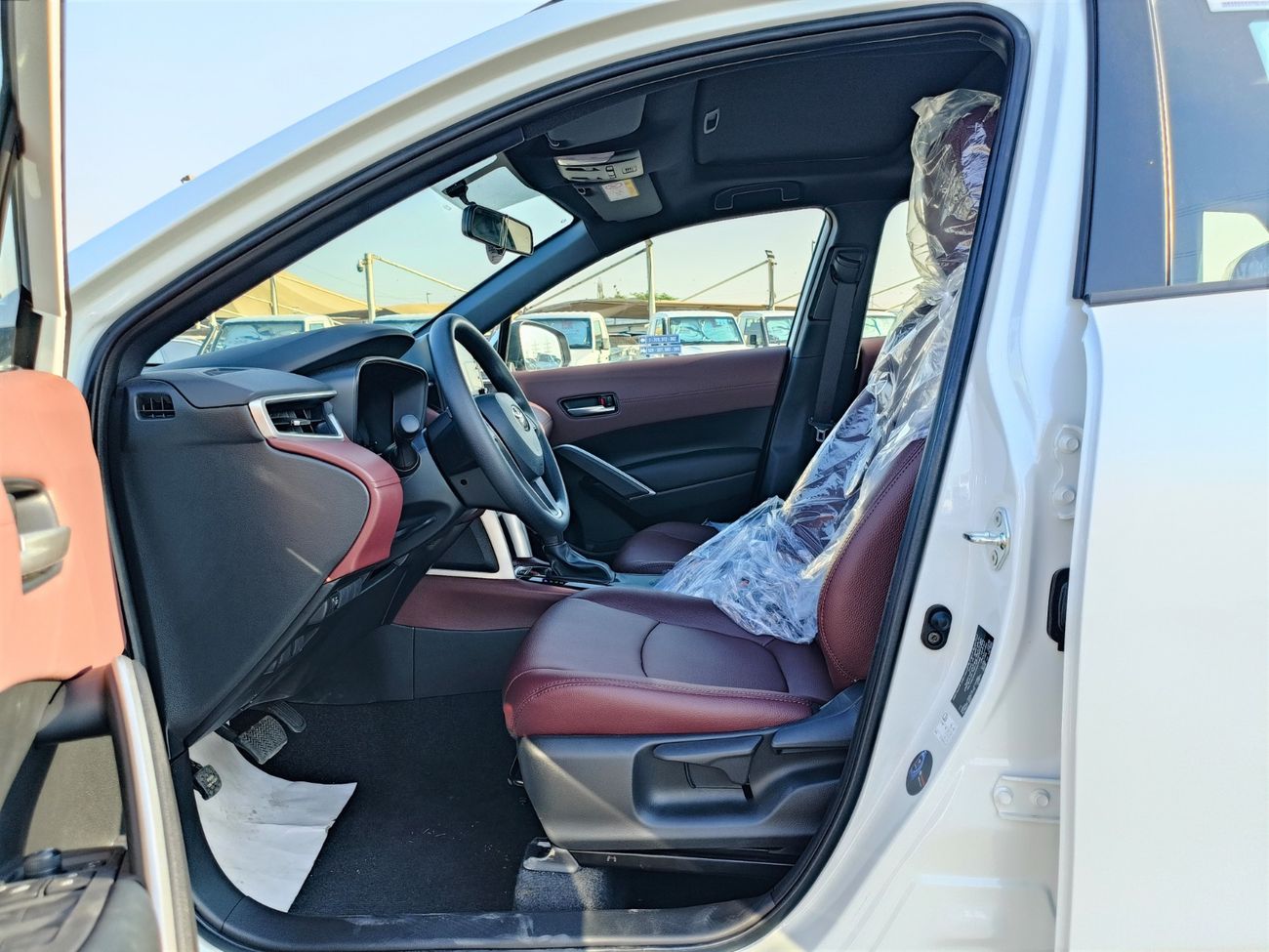 تويوتا كورولا كروس 1.8L HYBRID / LEATHER SEATS / DVD+CAMERA / SUNROOF (CODE # TCCH-01)