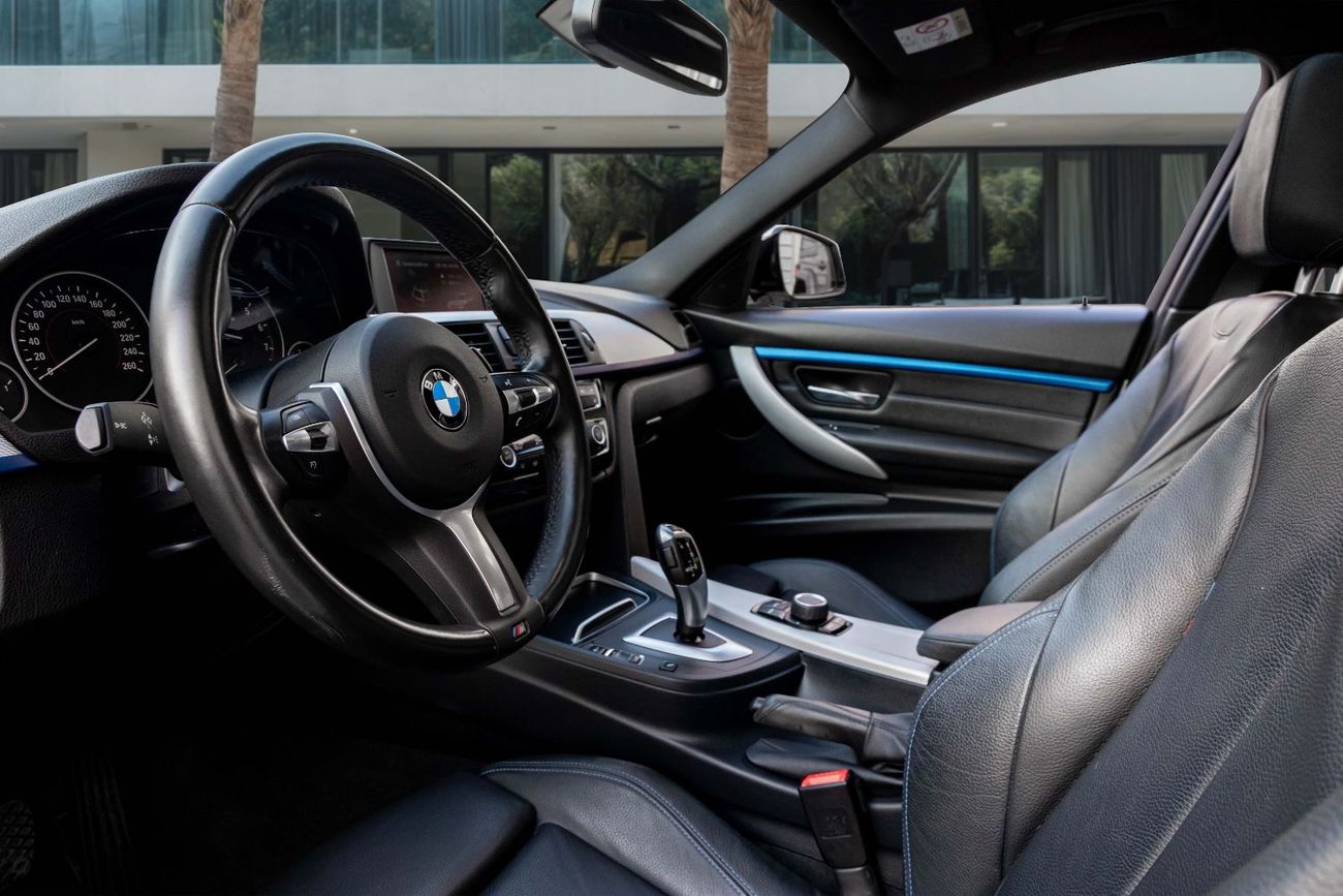 BMW 318i M-Kit | 1,371 P.M  | 0% Downpayment | Low Kms! | Warranty!