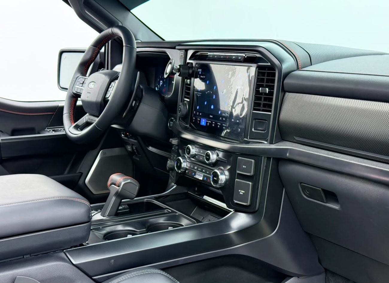 Ford F-150 RAPTOR CREW CAB MID 2024 Ford F-150 Raptor, Ford Warranty+Service Contract, GCC Specs.