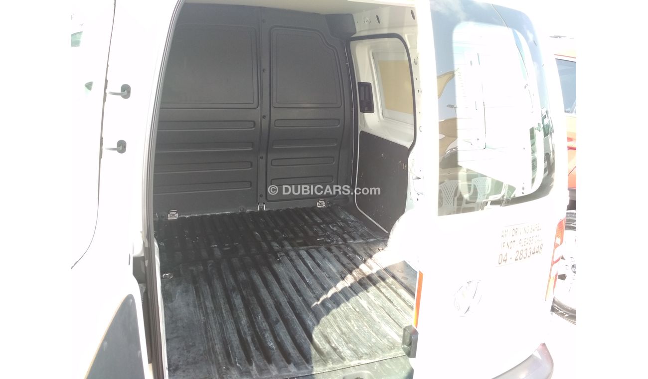 فولكس واجن كادي 2015 ابيض خليجى حالة وكالة بدون صبغ بدون حوادث ممتاذة