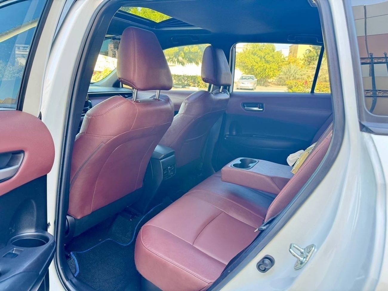 تويوتا كورولا كروس Top OF Range Corolla Cross 1.8L 2023 GCC (Hybrid) FULL OPTION