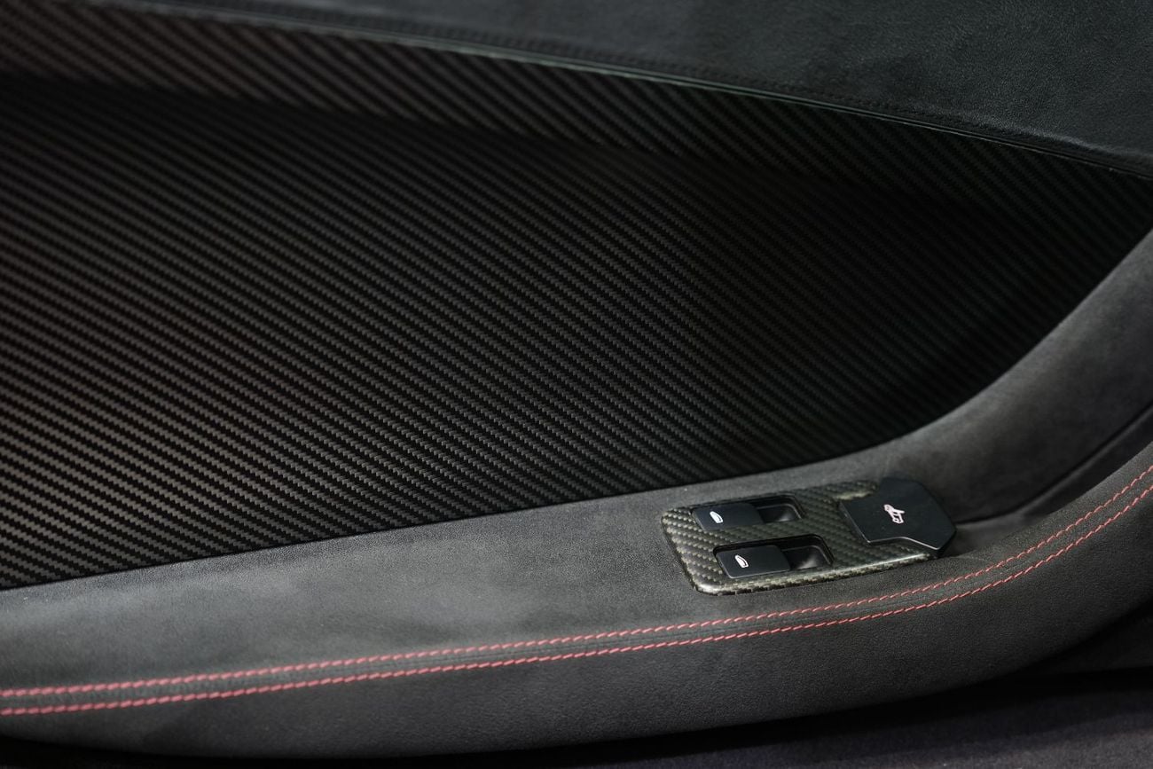 McLaren 675LT Spider, McLaren Track Telemetry, Full Carbon Package, Meridian Audio, Very Low KM, GCC Specs!!