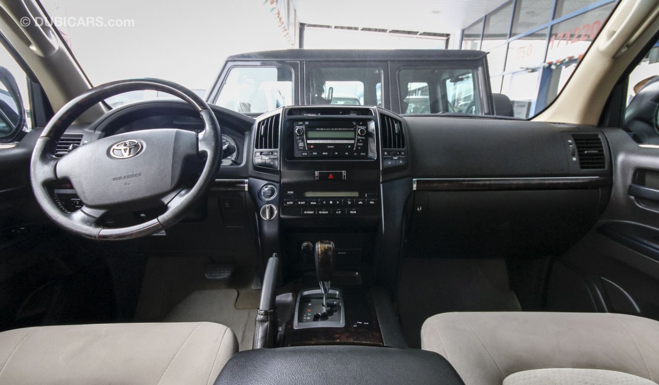 Toyota Land Cruiser GXR V6