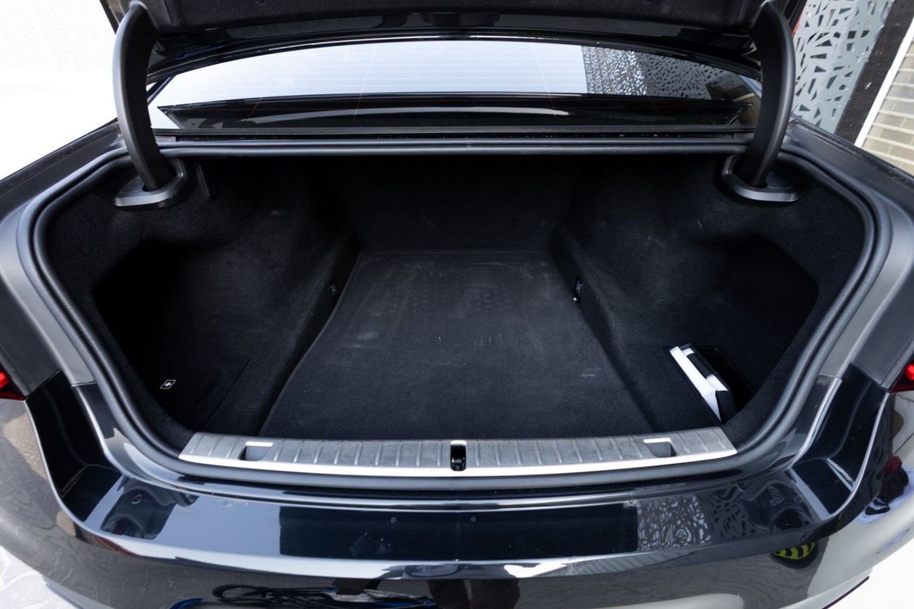 BMW 730Li M SPORT BMW 730Li M Sport 2021 GCC | Warranty
