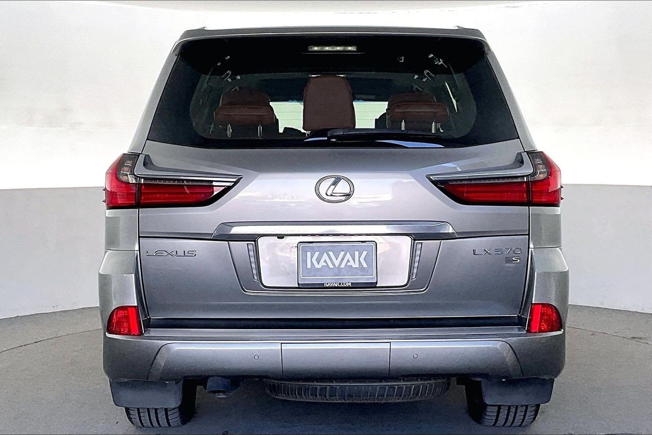 لكزس LX 570 Platinum | National Day Celebration | شامل الضمان | 0 ﺪﻔﻋﺓ ﺃﻮﻟﻯ