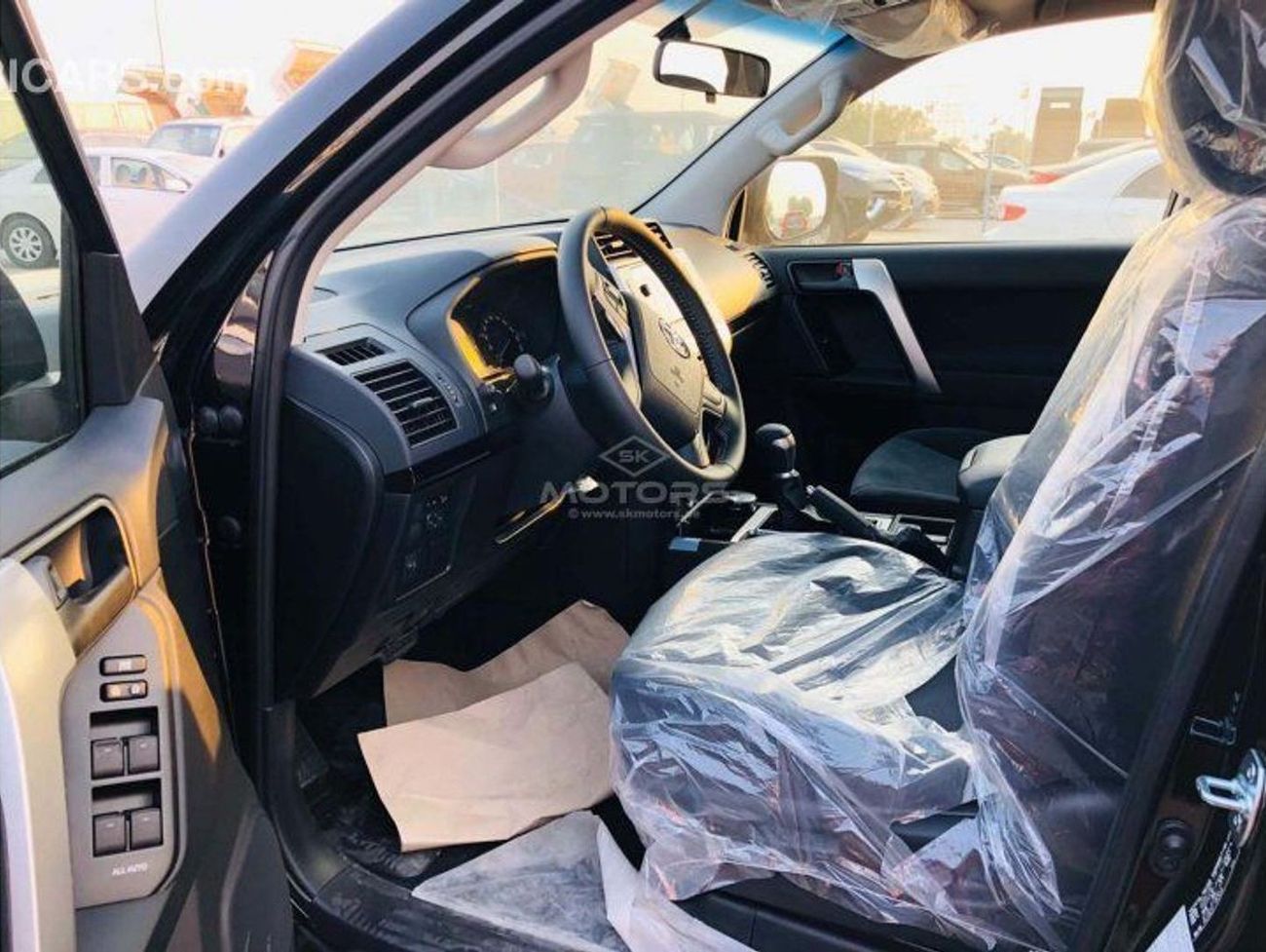 تويوتا برادو TXL 2.7L PETROL, SUNROOF, COOL BOX, ALLOY WHEEL 18'', DOWN TIRE