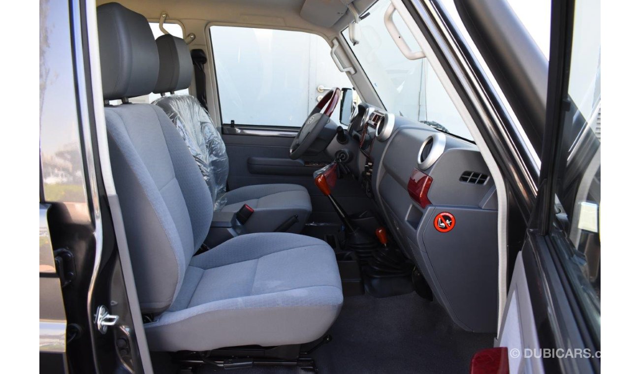 تويوتا لاند كروزر 70 76 V8 4.5L Diesel MT- Full option (Export only)