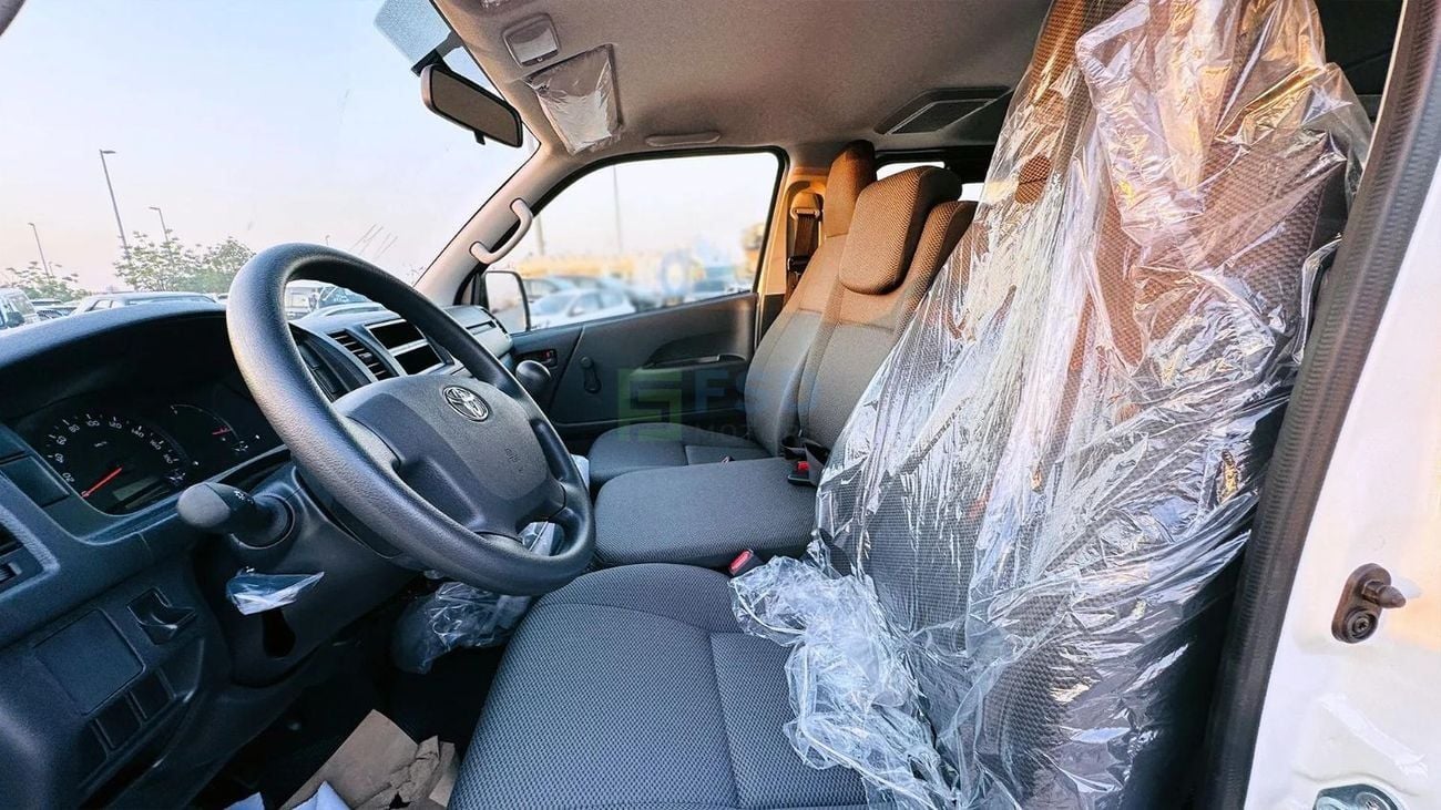 Toyota Hiace Toyota Hiace 2.5L STD Diesel Roof M/T With A/C MY-2024(Export only Africa)