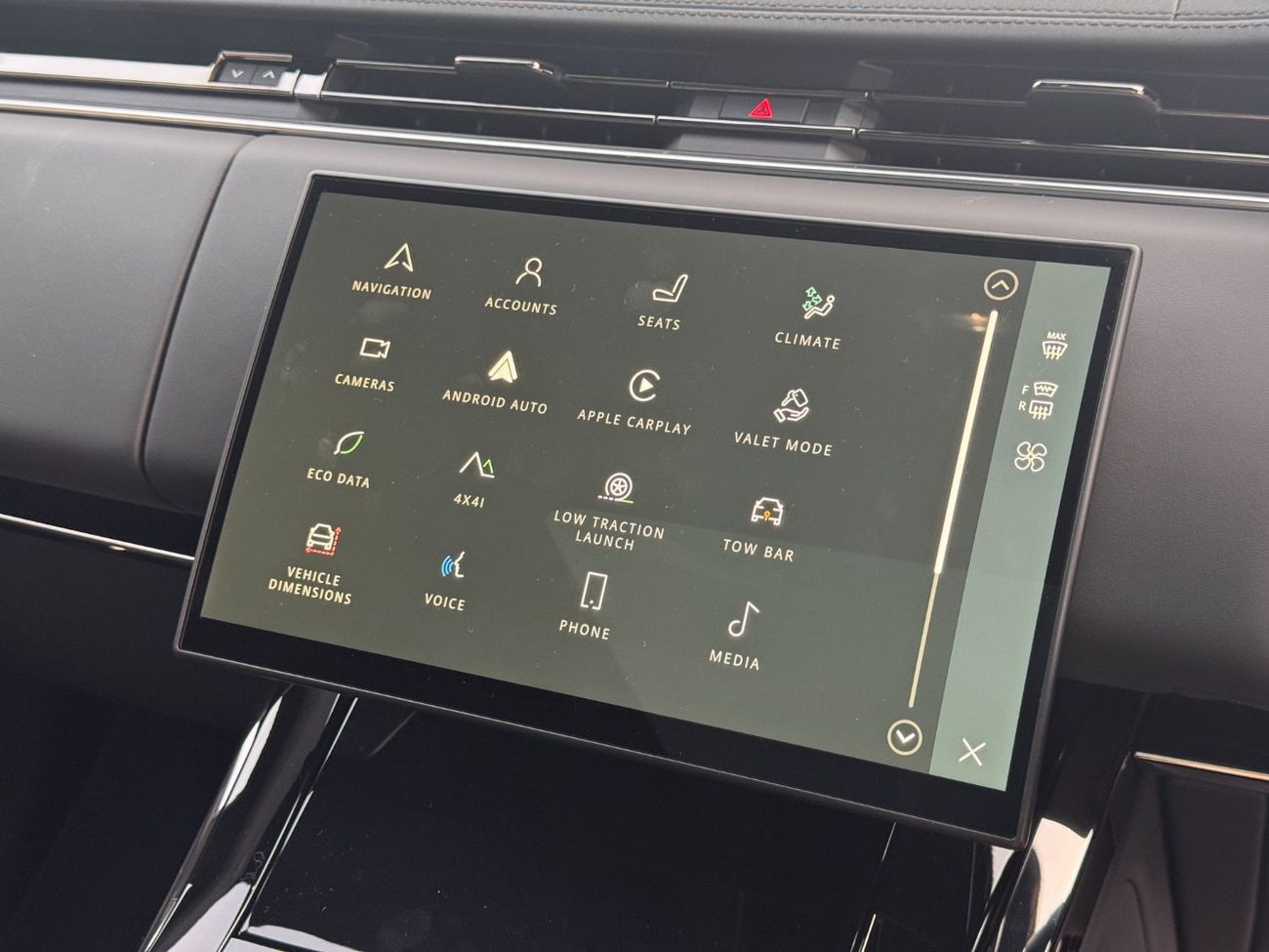 لاند روفر رينج روفر سبورت D300 Dynamic SE Mild Hybrid Right Hand Drive