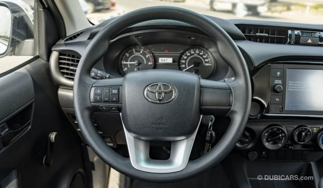 تويوتا هيلوكس Toyota hilux 2.4L diesel basic option