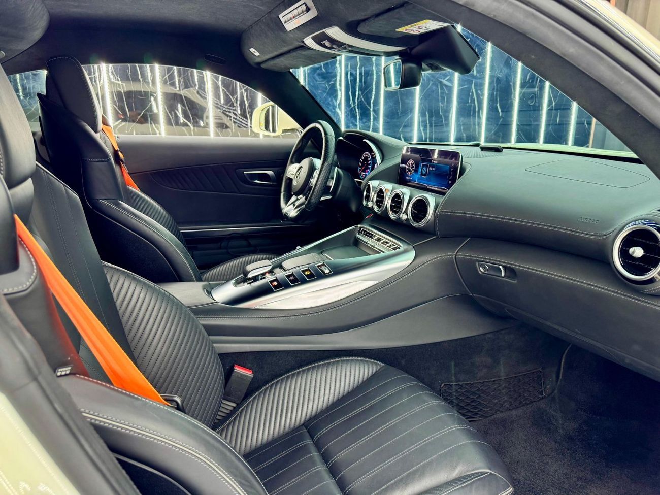 مرسيدس بنز AMG GT