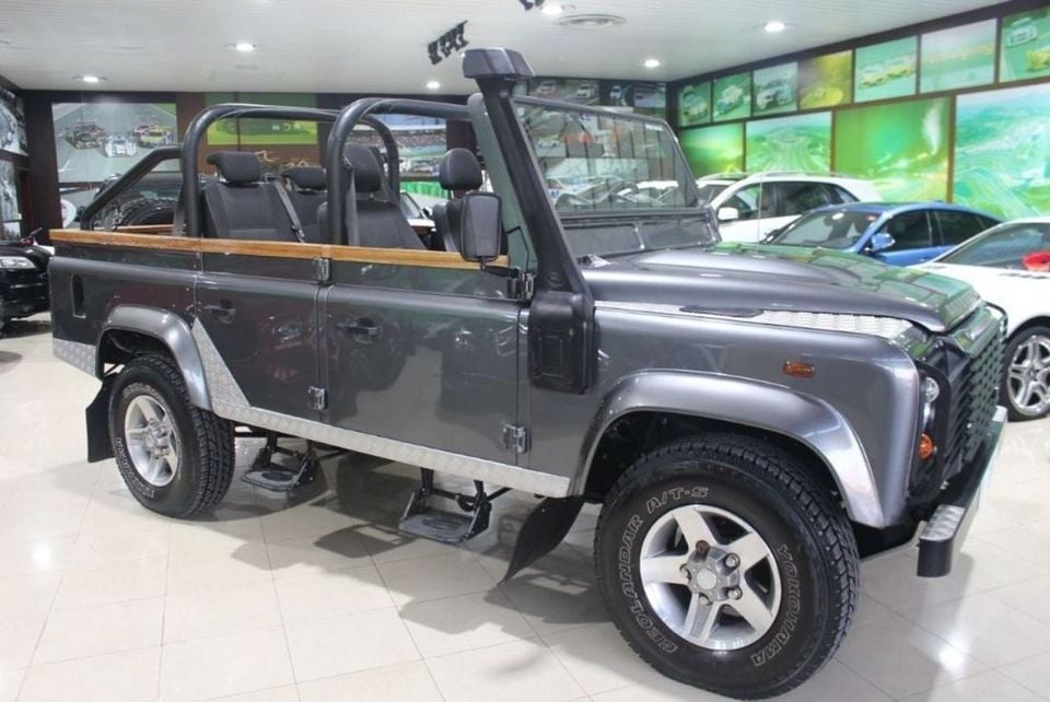 Used Rover Defender 110 Used Land Rover Defender 110 2016 for sale in Dubai - 366014