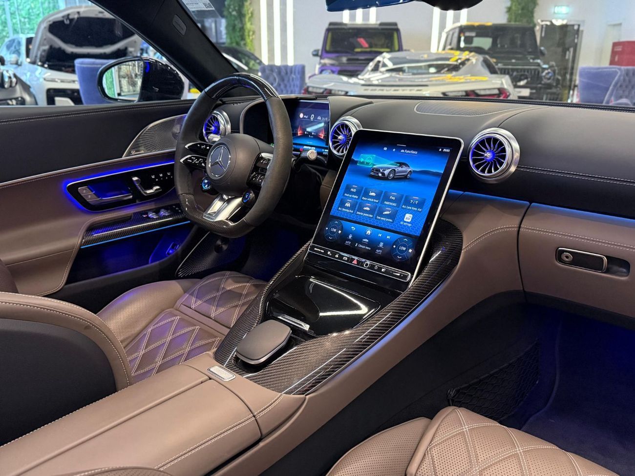 مرسيدس بنز SL 63 AMG 2023 SL63 AMG -Full Service History available - Mint Condition -Carbon Interior and Exterior