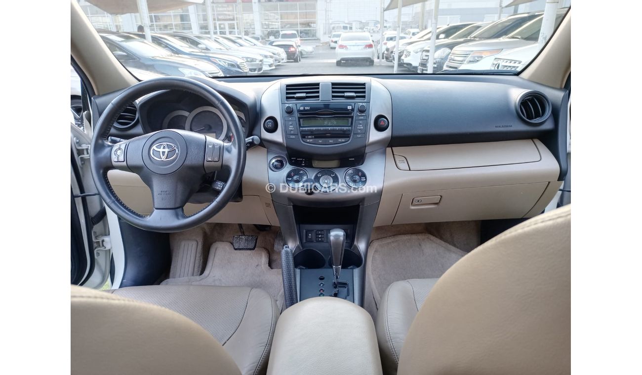 Toyota RAV4 2009 model, full option, leather hatch, cruise control, fingerprint control, sensor wheels, in excel