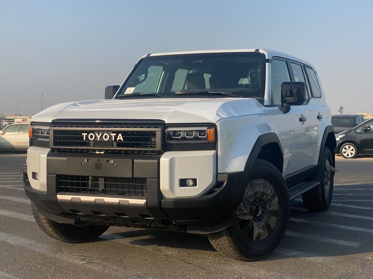 تويوتا برادو Adventure Dual Tone 2.4T