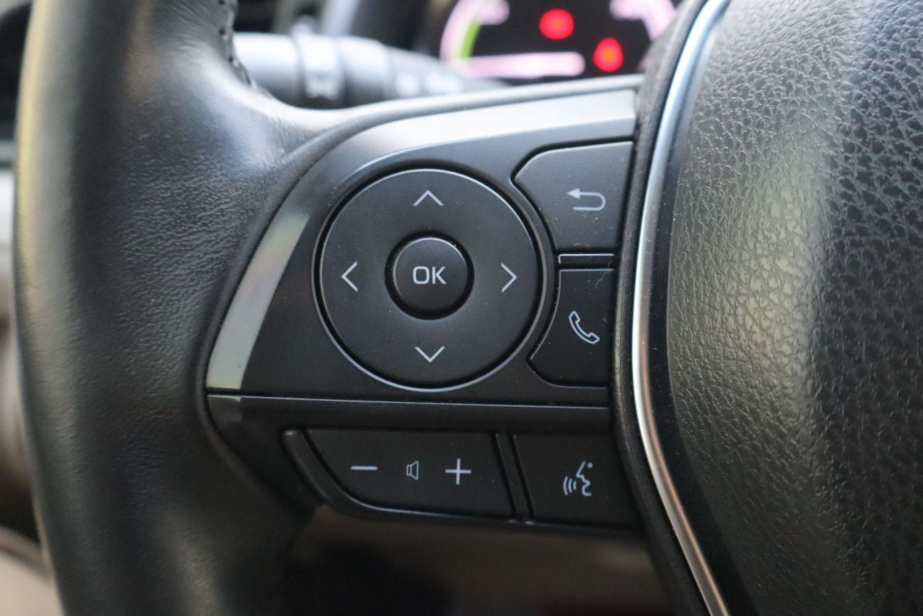 Toyota Camry GLE HEV