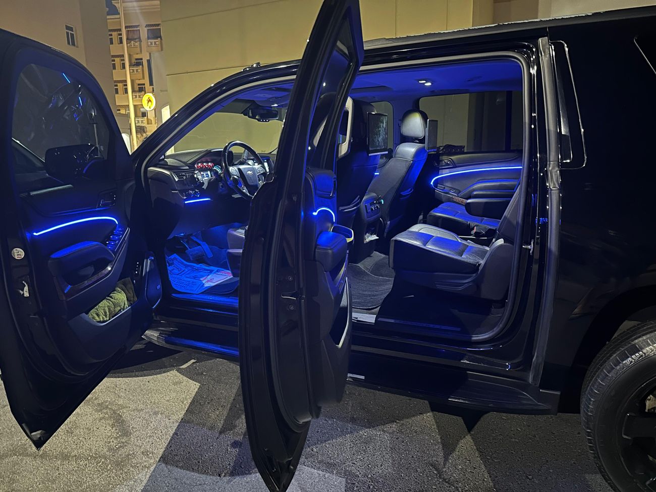 Chevrolet Suburban Premier 5.3L 4WD (8 Seater)