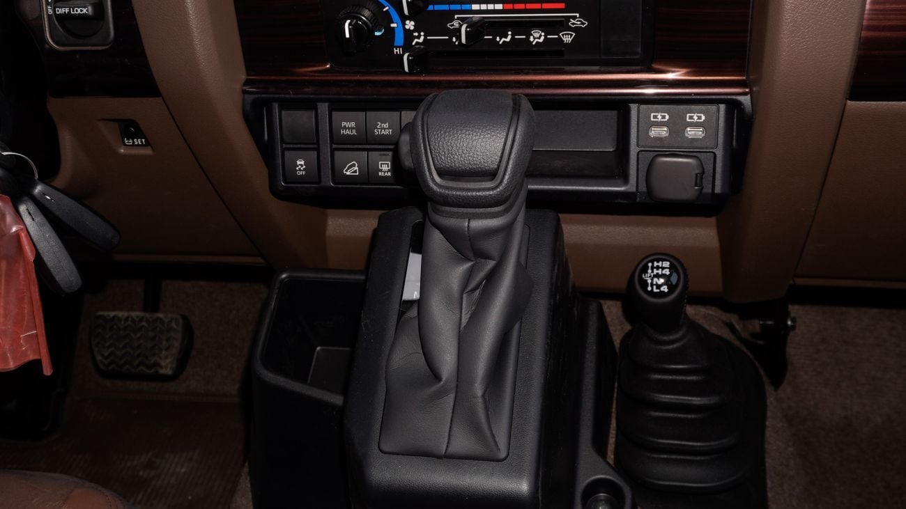 Toyota Land Cruiser 70 LX 4.0 L V6