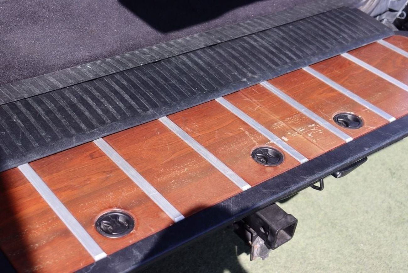 تويوتا لاند كروزر VXR 5.7L 4WD Toyota Land Cruiser VX.R 5.7L / 2018 / GCC / Original Paint