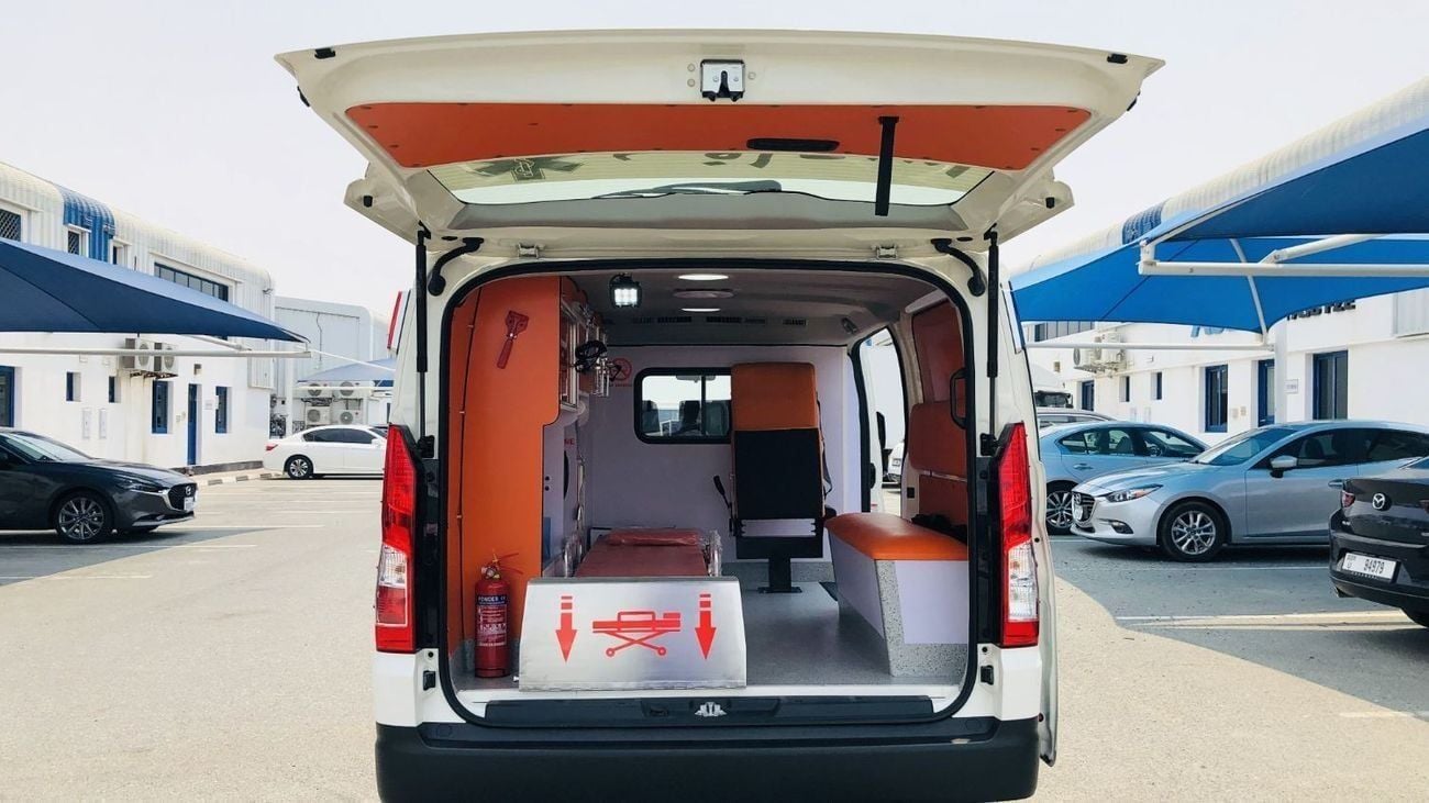 تويوتا هاياس GLS Standard Roof Ambulance V6 3.5L Petrol Brand New